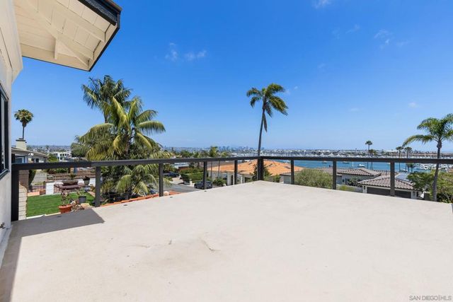 858 Rosecrans, San Diego, CA 92106