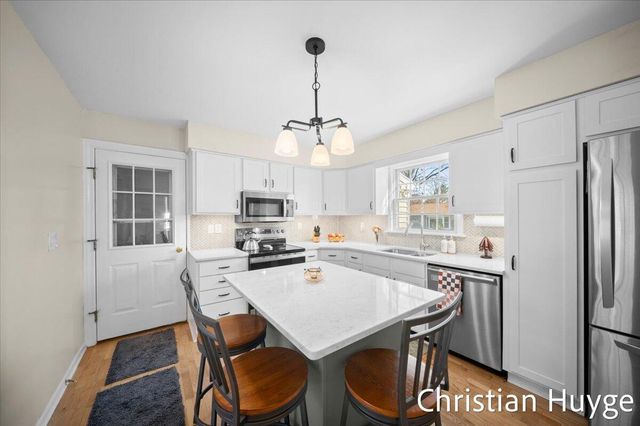 7617 Primrose Lane, Portage, MI 49024