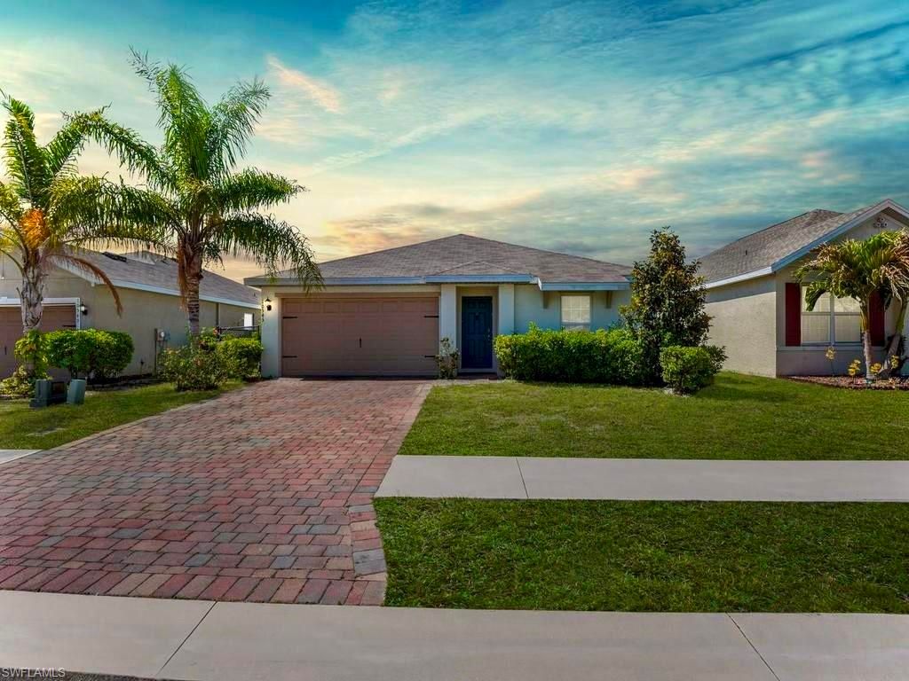10545 Crossback LN, Lehigh Acres, FL 33936