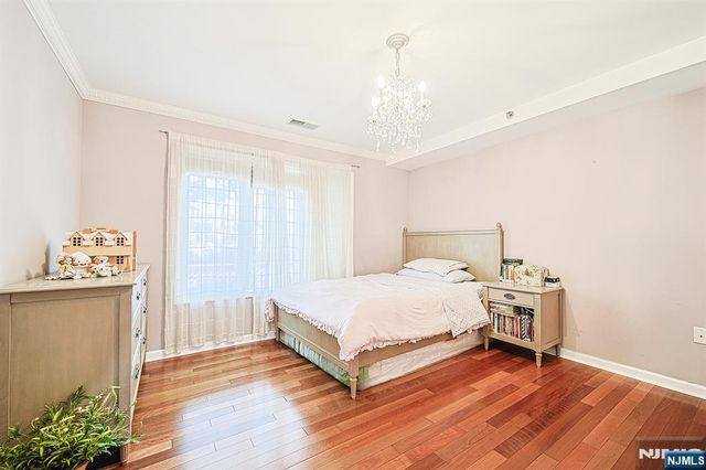 306 Smith Court R306, Edgewater, NJ 07020