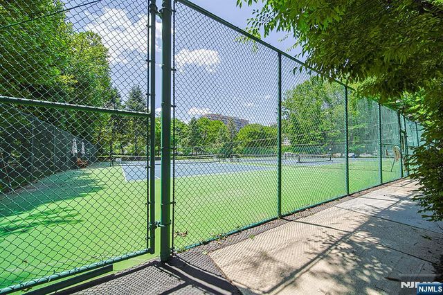 306 Smith Court R306, Edgewater, NJ 07020
