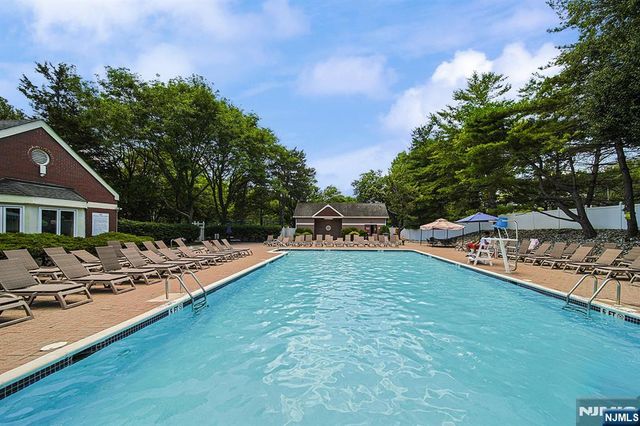 306 Smith Court R306, Edgewater, NJ 07020