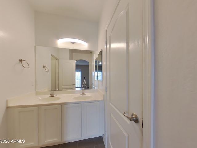 3446 E AVALON Drive, Phoenix, AZ 85018