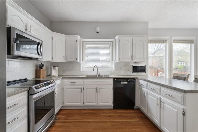 21436 W 48th. Street, Shawnee, KS 66226