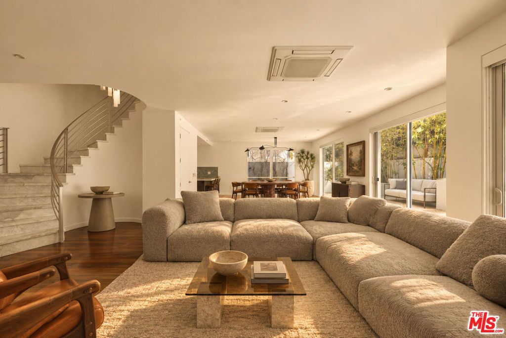 928 N Croft Avenue 102, Los Angeles, CA 90069 — exterior