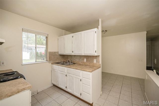 2512 Netherton Drive, St Louis, MO 63136