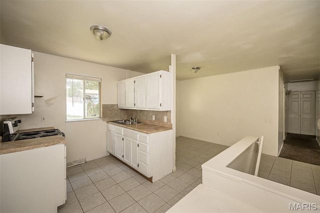 2512 Netherton Drive, St Louis, MO 63136