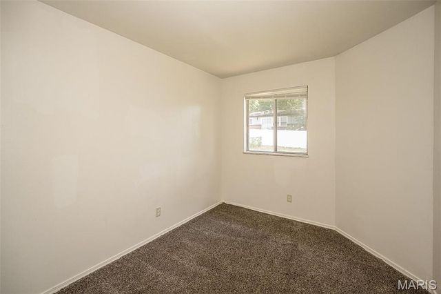 2512 Netherton Drive, St Louis, MO 63136
