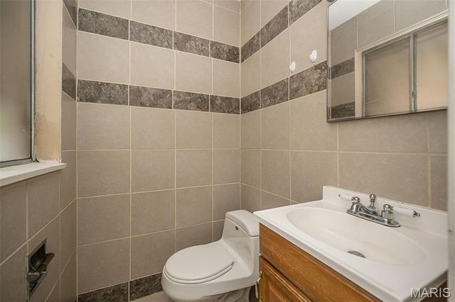 2512 Netherton Drive, St Louis, MO 63136