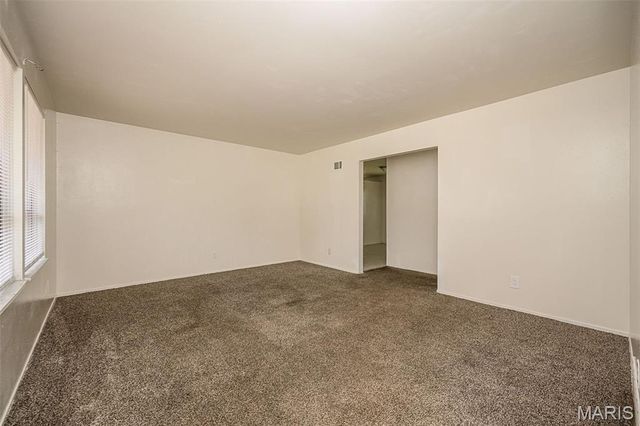 2512 Netherton Drive, St Louis, MO 63136