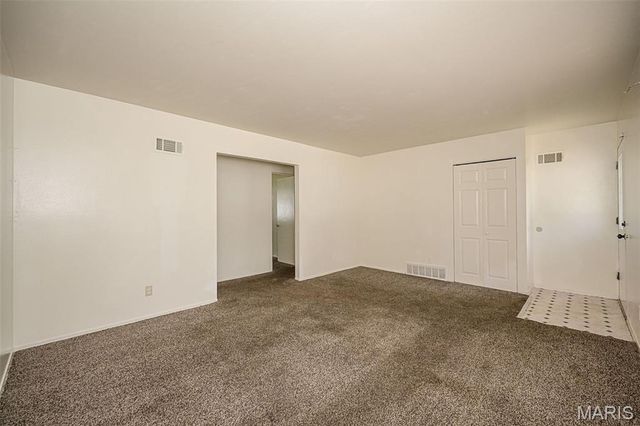 2512 Netherton Drive, St Louis, MO 63136