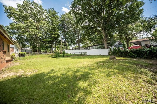 2512 Netherton Drive, St Louis, MO 63136