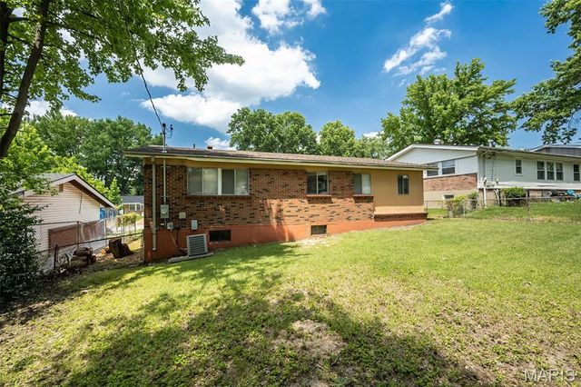 2512 Netherton Drive, St Louis, MO 63136