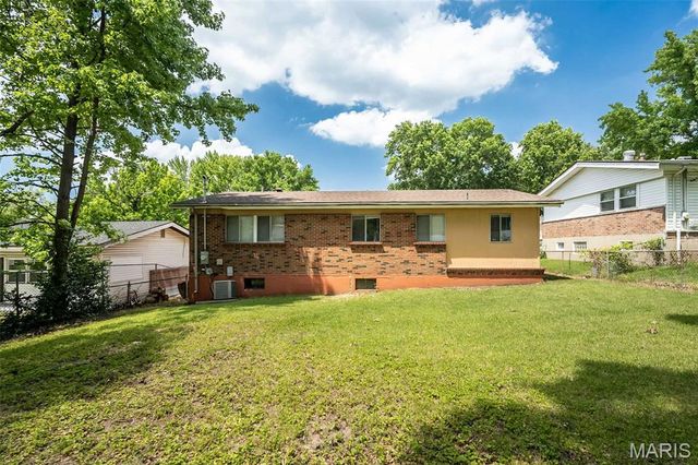 2512 Netherton Drive, St Louis, MO 63136