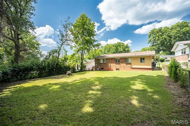 2512 Netherton Drive, St Louis, MO 63136