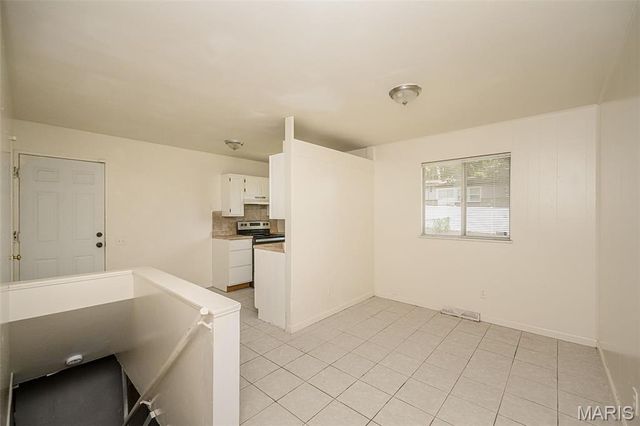 2512 Netherton Drive, St Louis, MO 63136