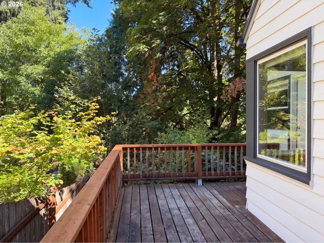 605 ASH St, Lake Oswego, OR 97034
