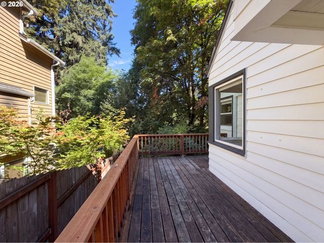 605 ASH St, Lake Oswego, OR 97034