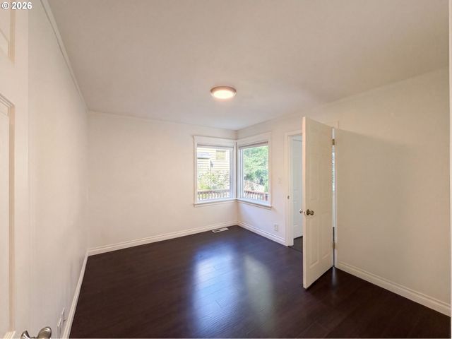 605 ASH St, Lake Oswego, OR 97034