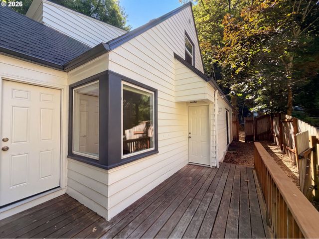 605 ASH St, Lake Oswego, OR 97034