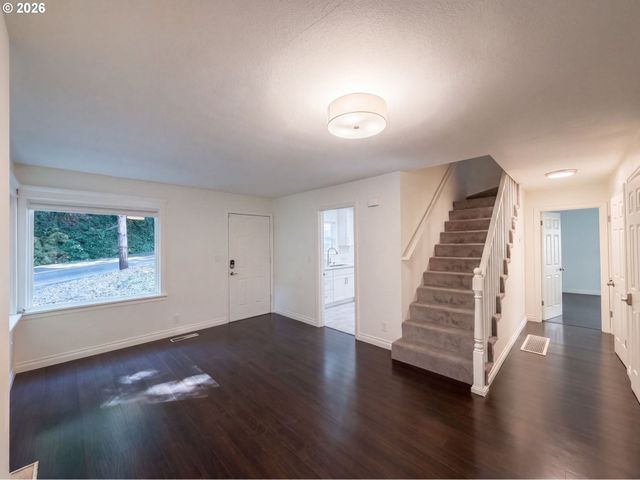 605 ASH St, Lake Oswego, OR 97034