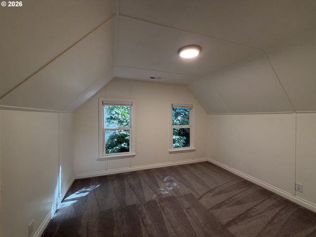 605 ASH St, Lake Oswego, OR 97034