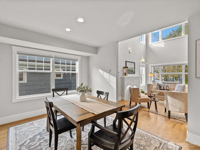 7532 9th Avenue NE, Seattle, WA 98115