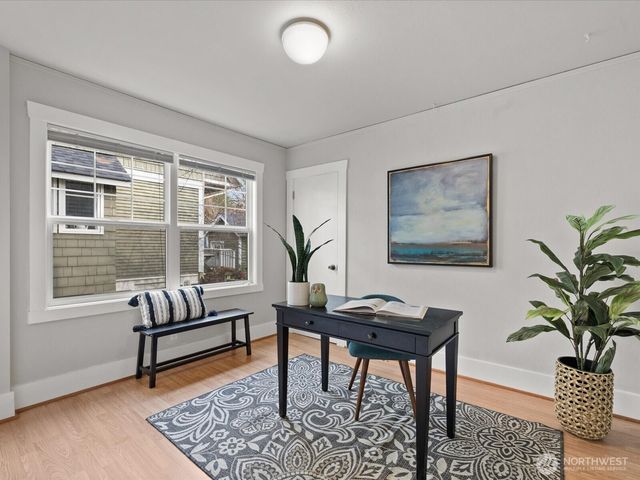 7532 9th Avenue NE, Seattle, WA 98115