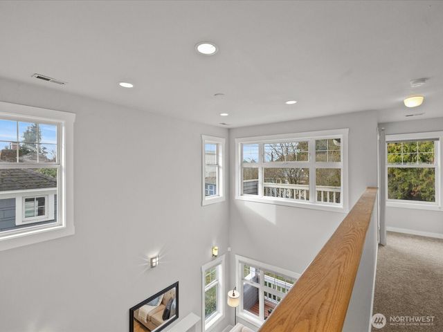 7532 9th Avenue NE, Seattle, WA 98115