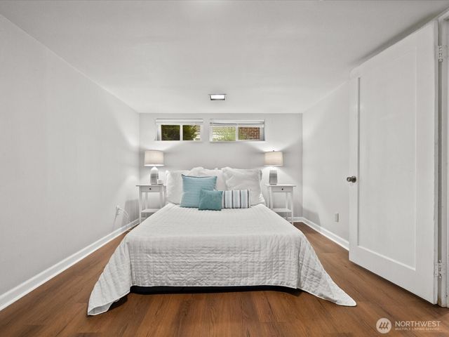 7532 9th Avenue NE, Seattle, WA 98115