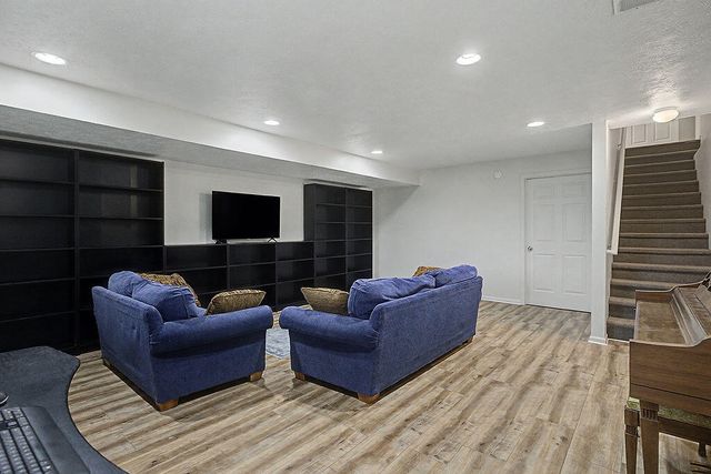 5423 Rivertown Circle SW, Wyoming, MI 49418