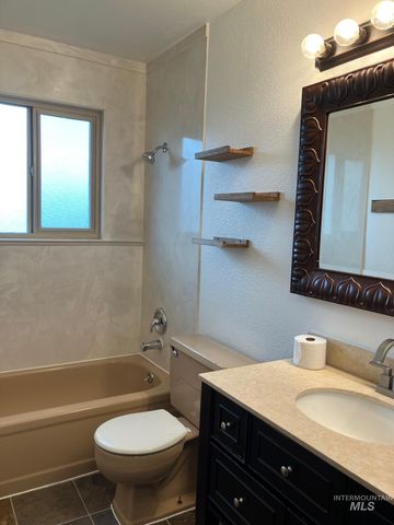 1531 Briarwood Ln, Twin Falls, ID 83301