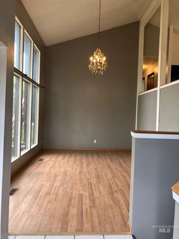 1531 Briarwood Ln, Twin Falls, ID 83301