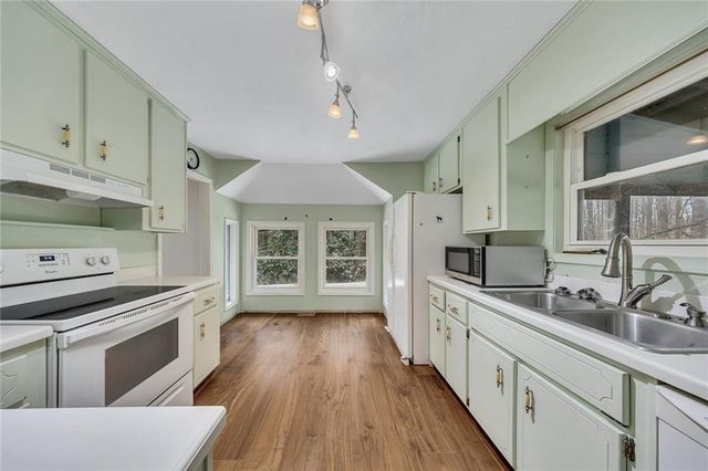 120 Emerald Cove Drive, Woodstock, GA 30189