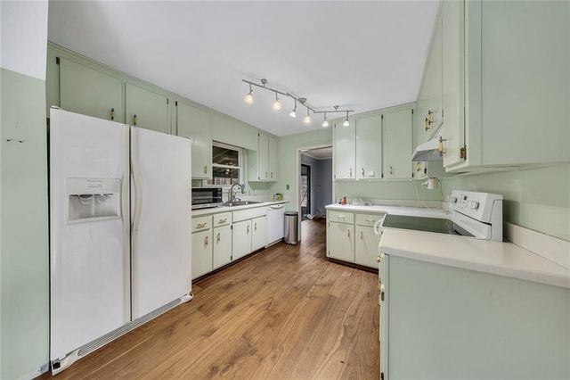 120 Emerald Cove Drive, Woodstock, GA 30189