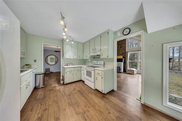 120 Emerald Cove Drive, Woodstock, GA 30189