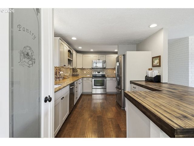 227 Ne PALOMA Ct, Gresham, OR 97030
