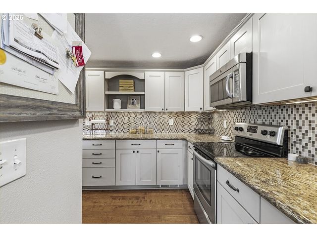 227 Ne PALOMA Ct, Gresham, OR 97030
