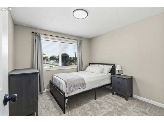 227 Ne PALOMA Ct, Gresham, OR 97030
