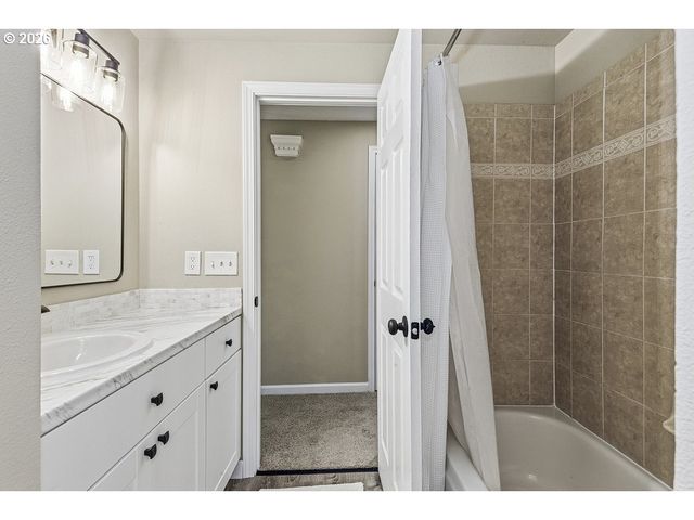 227 Ne PALOMA Ct, Gresham, OR 97030