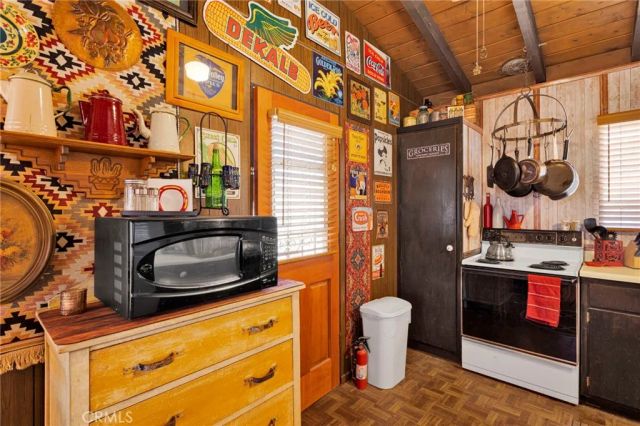 29229 Santa Rosa Road, Lucerne Valley, CA 92356