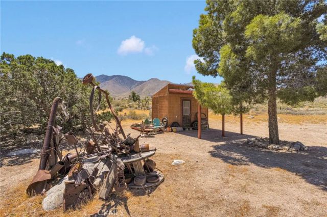 29229 Santa Rosa Road, Lucerne Valley, CA 92356