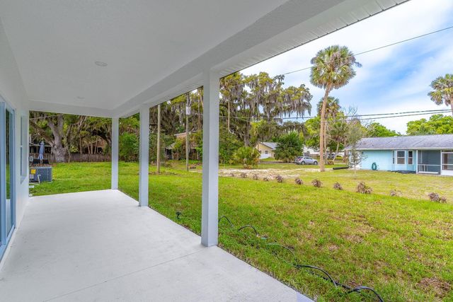 983 NW Pace Dr Drive NW, Palm Bay, FL 32907
