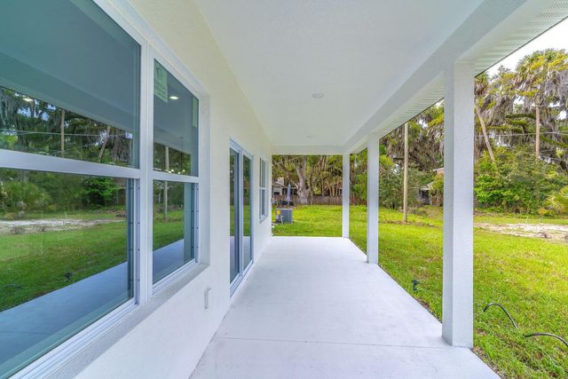 983 NW Pace Dr Drive NW, Palm Bay, FL 32907