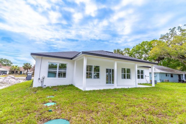 983 NW Pace Dr Drive NW, Palm Bay, FL 32907