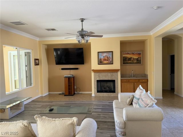 7163 Adobe Falls Court, Las Vegas, NV 89113