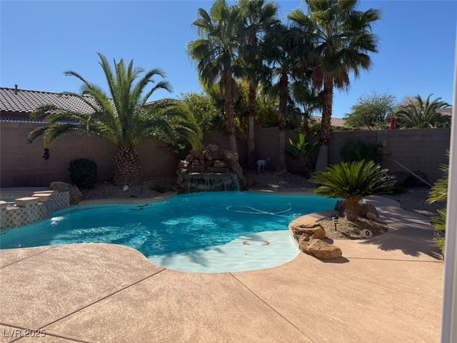 7163 Adobe Falls Court, Las Vegas, NV 89113