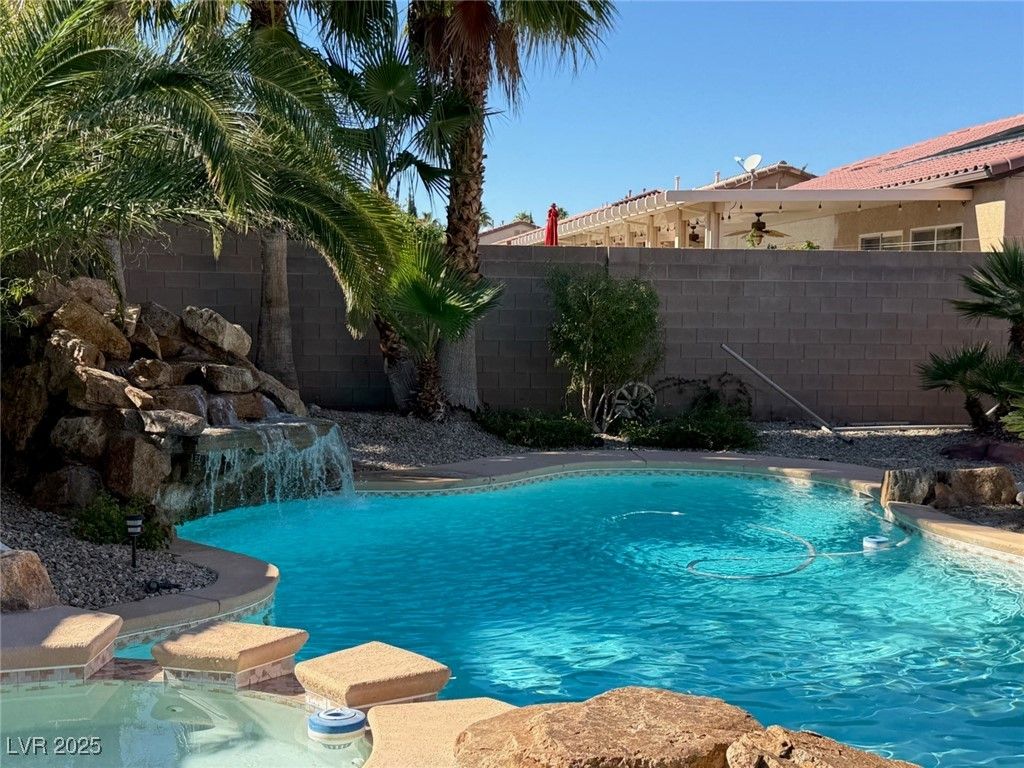 7163 Adobe Falls Court, Las Vegas, NV 89113