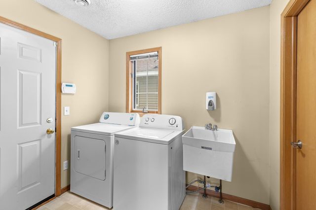 6543 Riverwood Lane, Brooklyn Center, MN 55430