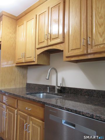 2625 Park Avenue 7P, Bridgeport, CT 06604